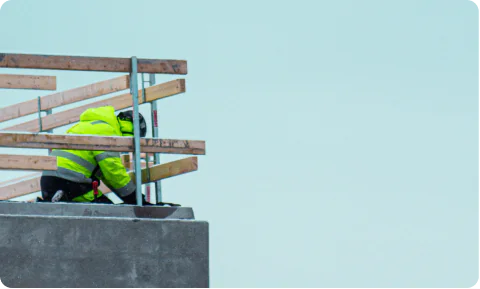 Arbetare på byggarbetsplats